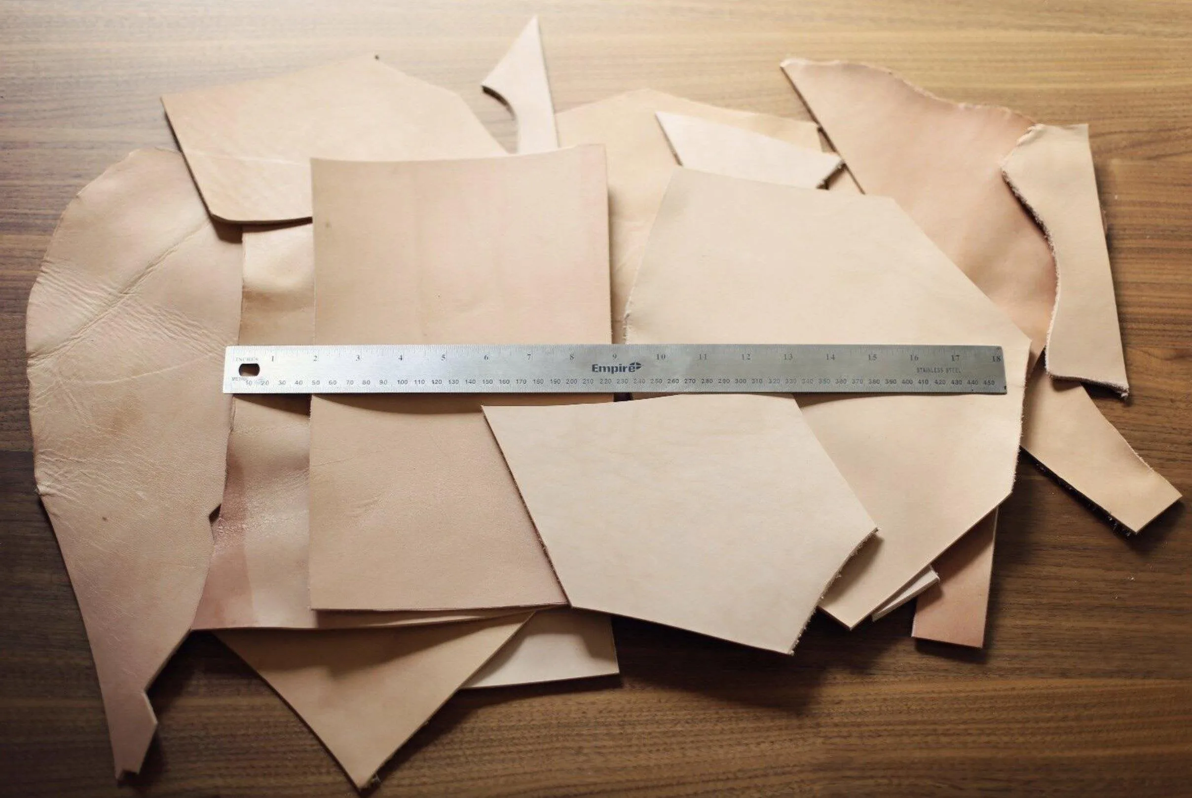 6 LB Vegetable Tan Tooling Cowhide Leather Scraps Light 3-6 oz. (1-2.4mm) Thick
