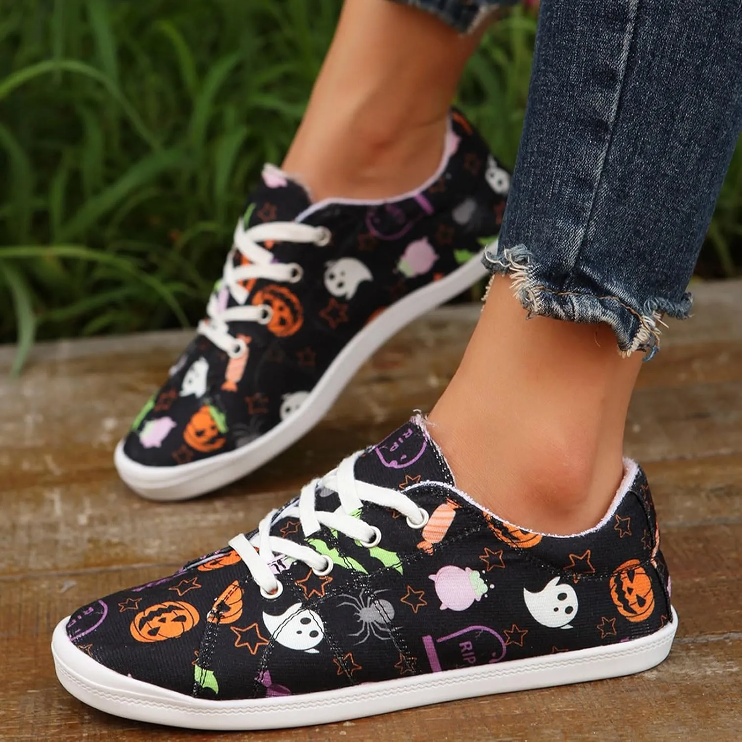 Womens Halloween Pumpkin Sneakers Print Canvas Shoes Halloween Decorations Slip On Loafers Low Top Casual Shoes Canvas Sneaekers Flat Tennis Comfortable Walking Shoes