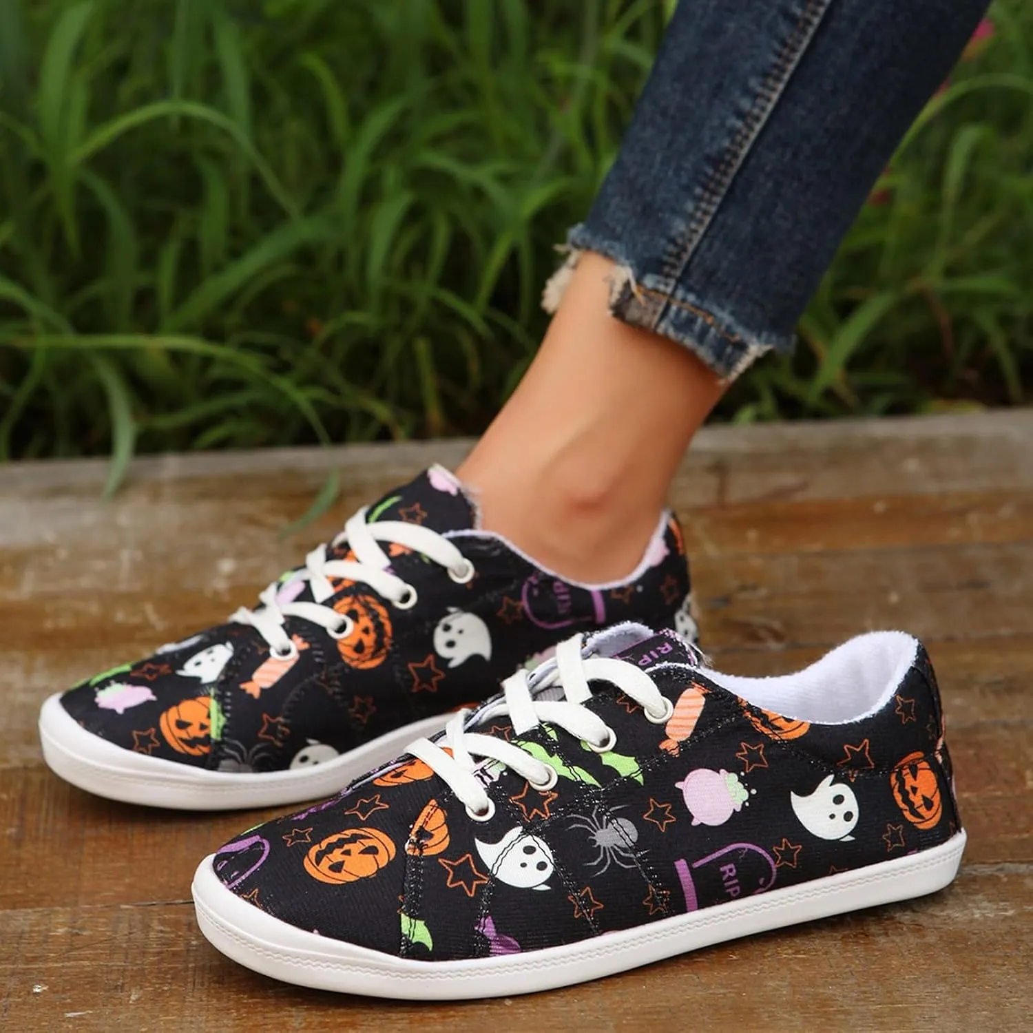 Womens Halloween Pumpkin Sneakers Print Canvas Shoes Halloween Decorations Slip On Loafers Low Top Casual Shoes Canvas Sneaekers Flat Tennis Comfortable Walking Shoes
