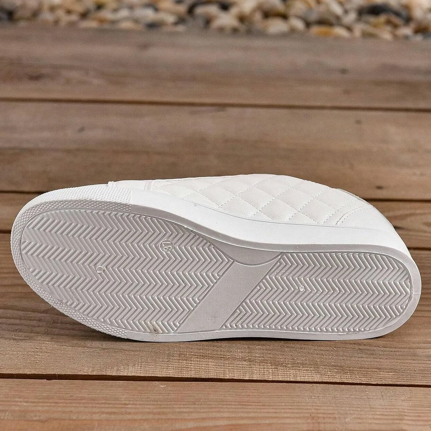Women's Sneakers 2025 Fashion Round Toe Comfortable Lace Up Metal Decor Flats Breathable Padded Insole Low-Top Classic Platform Orthopedic Slip on Soft Tennis Shoes for Running Walking Sports